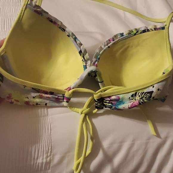 Victoria’s Secret bikini top size 34 A - Picture 2 of 4